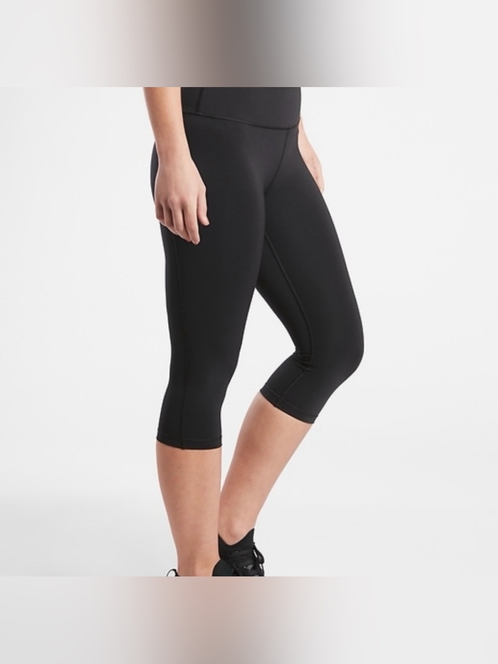Athleta Black Accelerate Crop Leggings- Women’s Size M Yoga Gym Athletic EUC